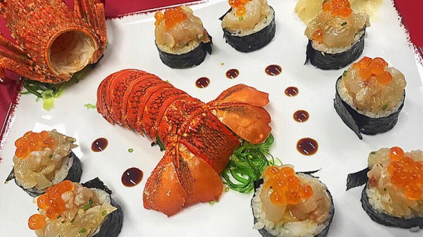Immagine che contiene foto di sushi, cibo giapponese. Ermenegildomaria Vissaleffi.