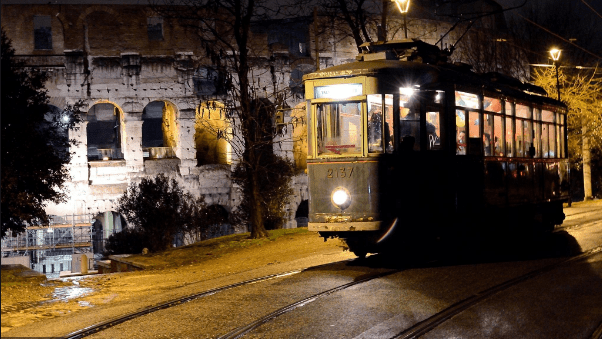 Paesaggio di Roma e tram.
Ermenegildomaria Vissaleffi a bordo di Tramjazz